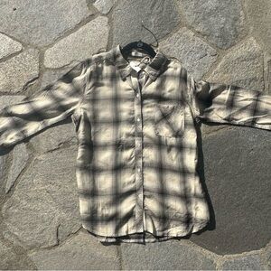 New Dylan woman size medium Cassidy Plaid black and beige button-down shirt